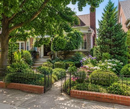 Local Lawn Care Experts Serving Midwood & Prospect-Lefferts Gardens