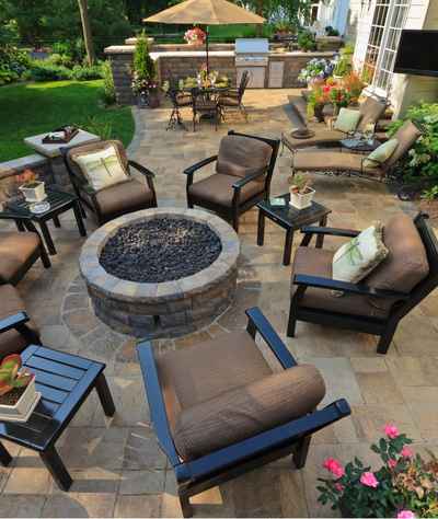 Build a Beautiful Outdoor Space With Custom Paver Patios